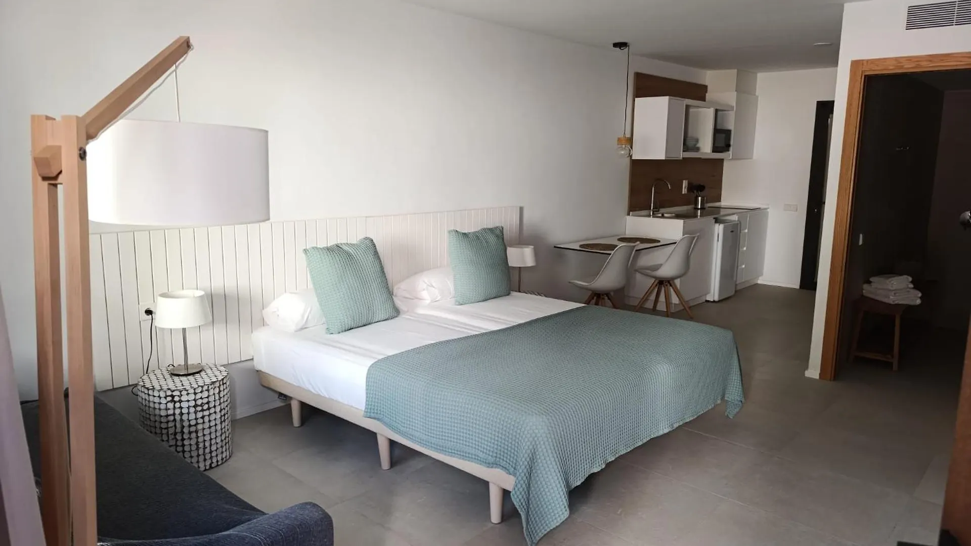 Апартаменты Pinomar - Emar Hotels Эс-Кало